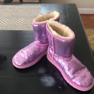 Ugg boots. Size 5. Great condition